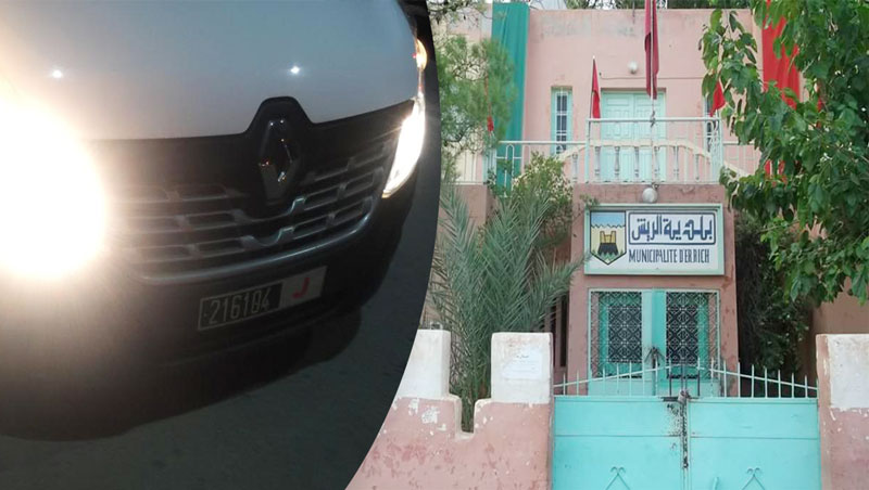 صادم.. ضبط مستشارين في جلسة خمرية داخل سيارة تابعة لجماعة الريش