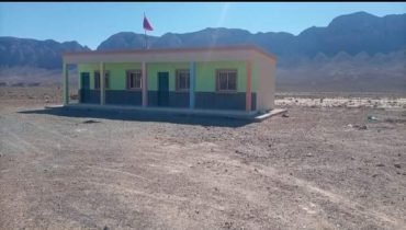 فضيحة.. بناء حجرتين دراسيتين دون مرافق صحية ضواحي الريش يثير الجدل