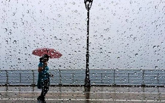 قطرات مطرية متفرقة اليوم الأربعاء بهذه المناطق