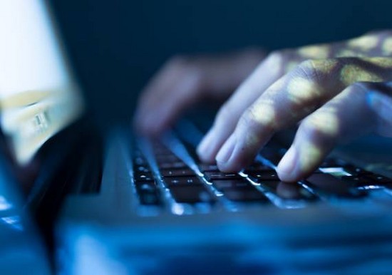 المديرية العامة لأمن نظم المعلومات تحذر من عملية اختراق للهواتف والحواسيب