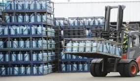 نقابة موزعي مستودعي الغاز تحمل الحكومة مسؤولية الأزمة وتجدد عزمها على إيقاف التوزيع