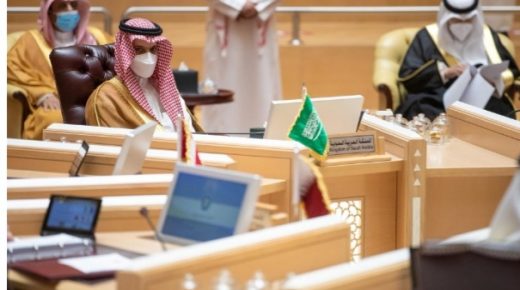 السعودية لاترى نقصا في النفط بالأسواق العالمية