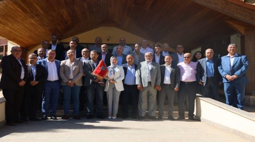 المكتب التنفيذي للجمعية المغربية لرؤساء مجالس العمالات والأقاليم يعقد اجتماعه الشهري