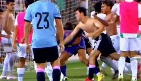 جامعة الكرة تحتج رسمياً بسبب “الاعتداءات الهمجية والوحشية” على لاعبي المنتخب الوطني بالجزائر