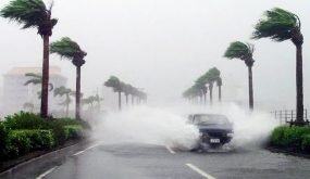 الأرصاد تنذر بزخات رعدية مصحوبة برياح قوية بعدد من المناطق ابتداء من اليوم