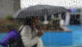 زخات رعدية قوية مرتقبة يومي الخميس والجمعة بهاذين الإقليمين