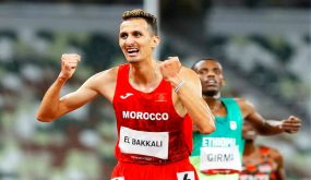 سفيان البقالي يفوز بسباق 3000 متر موانع