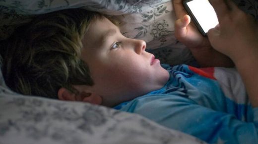 دراسة صادمة حول سهر الأطفال على مواقع التواصل الاجتماعي‎‎