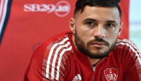 بريست يفسخ عقد الجزائري بلايلي