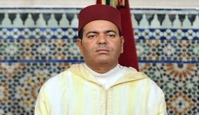 الأمير مولاي رشيد يحل بلندن لتمثيل جلالة الملك في مراسم جنازة الملكة إليزابيث