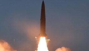 كوريا الشمالية تختبر إطلاق صواريخ كروز بعيدة المدى