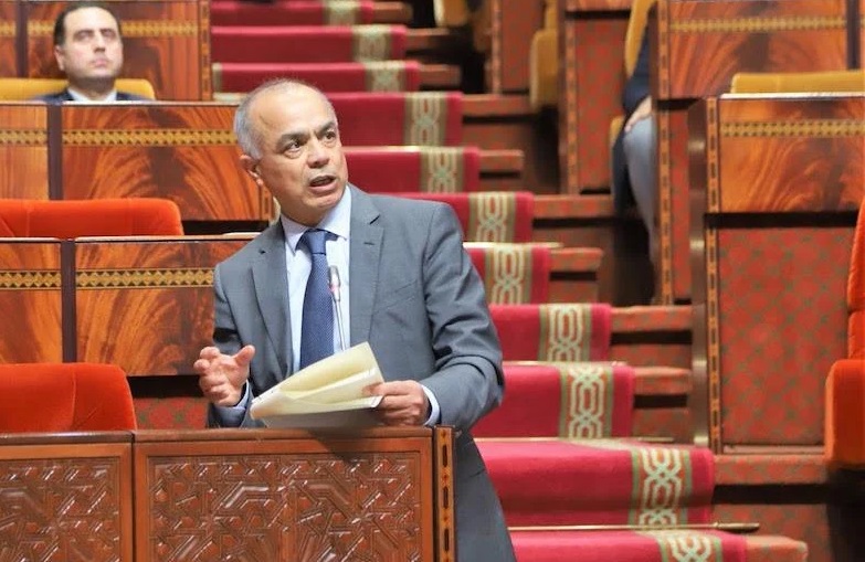شكيب بنموسى: لا نتوفر على موارد بشرية كافية لتدبير ملاعب القرب
