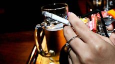 الحكومة تتوقع تحصيل موارد بـ1447 مليار من تضريب الخمور والتبغ