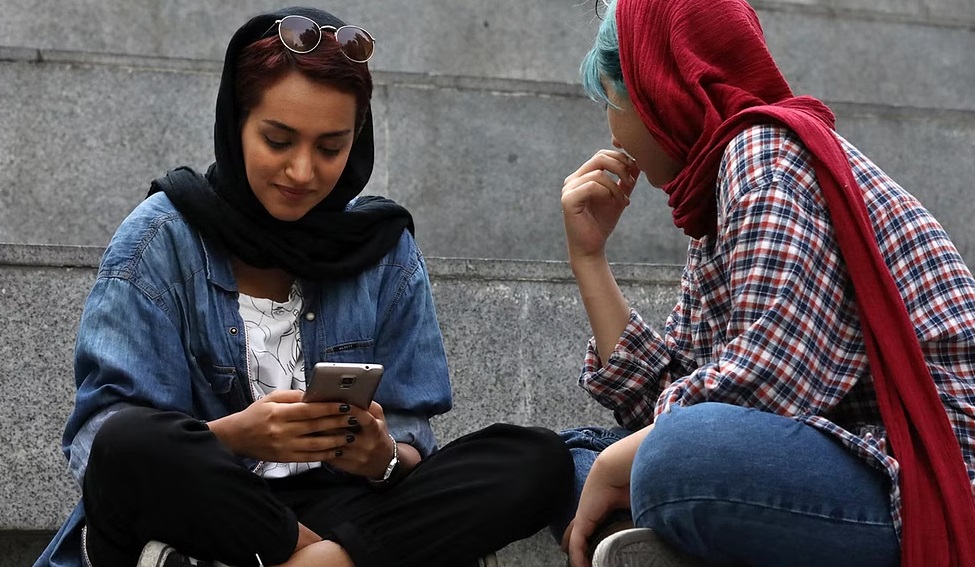 إيران.. هجوم سيبراني يعطل تطبيقات المراسلة المحلية