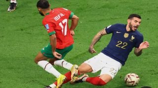 الجامعة تحتج على تحكيم مباراة أسود الأطلس ضد فرنسا