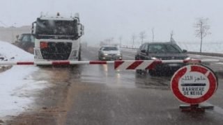 إفران.. فك العزلة عن المناطق المتضررة من تساقطات الامطار والثلوج