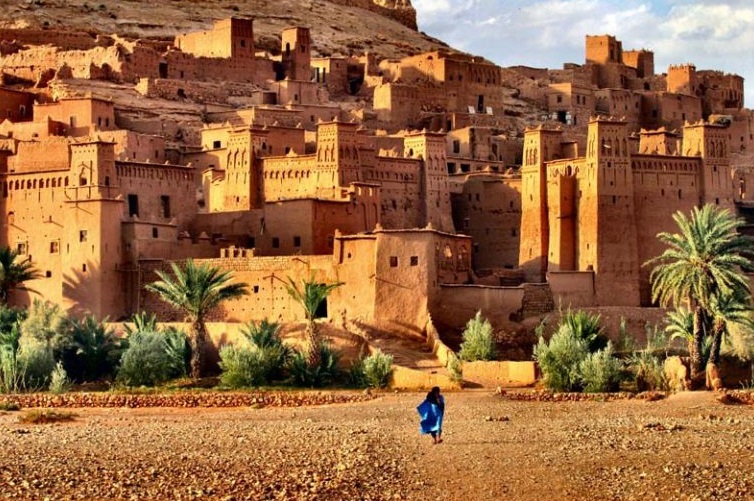 ورزازات.. اجتماع لتتبع مشروع “شمس الواحات” السياحي