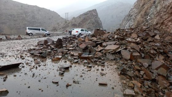انهيار صخري يقطع الطريق بين مراكش وورزازات