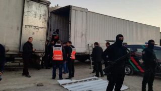 ضبط طن و829 كيلوغرام من مخدر الشيرا بالعيون