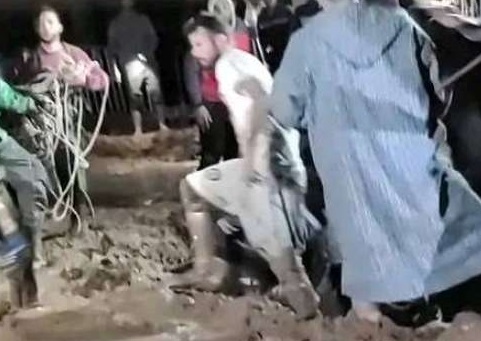 إنتشال طفل من بئر قديمة بألنيف