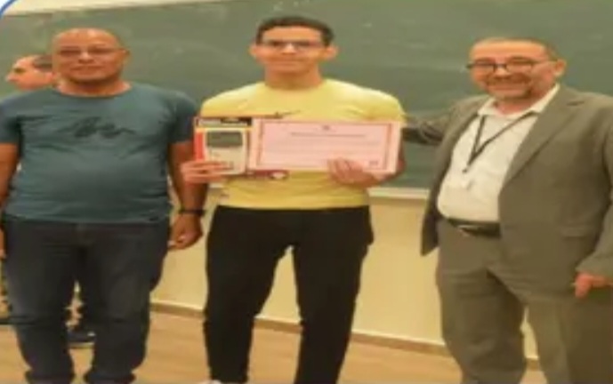 أرفود… التلميذ زكرياء درو  يمثل المملكة في نهائيات أولمبياد الرياضيات الدولي