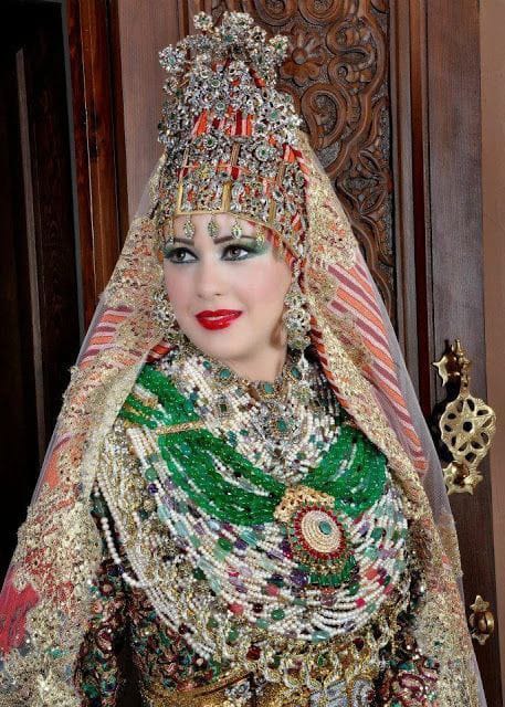 مع سلسلة الأزياء المغربية الراقية .. قفطان الحاج عمر التطواني نموذج