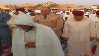 جموع المصلين من ساكنة مدينة الرشيدية يؤدون صلاة عيد الأضحى بمصلى حي المسيرة