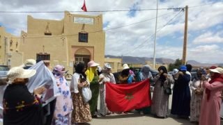 رئيس جماعة الريش ينجح في إمتصاص غضب نساء حي إليغن