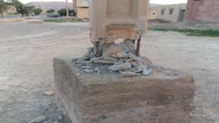 إقليم ميدلت.. بالصورة خطر عمود كهربائي بمركز النزالة