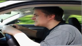 سبل المحافظة على سلامة المراهقين من السلوك المحفوف بالمخاطر