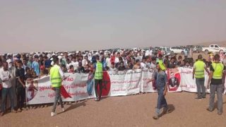 زاكورة: بعد وفاة طفلتين ساكنة الاقليم تخرج في مظاهرات حاشدة للتنديد بالتهميش الذي يطال دواويرهم