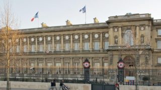 وفاة مواطن فرنسي واحتجاز آخر في الجزائر