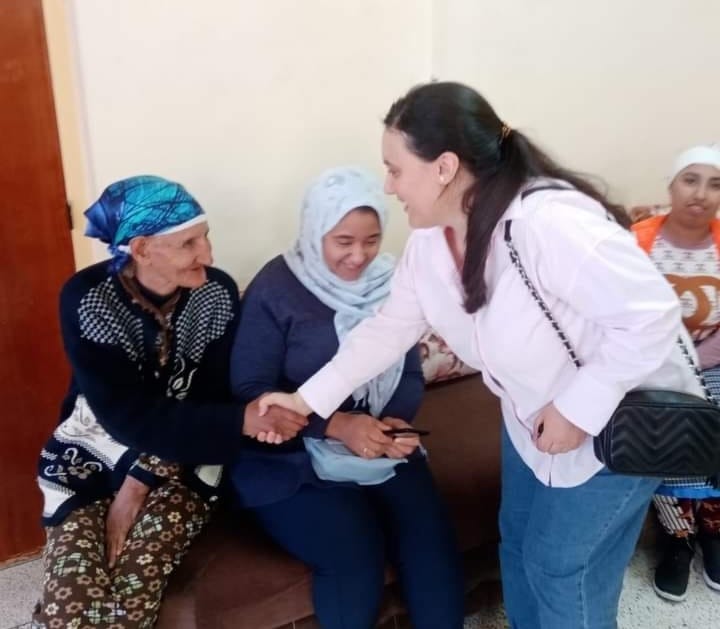ميدلت .. زيارة طبيبة اخصائية في الجهاز الهضمي لمركز دار استقبال المسنين
