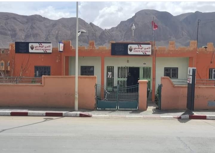 توقيف شابين روعا المواطنين و المواطنات بالسلاح الأبيض بشارع المسيرة بمدينة الريش