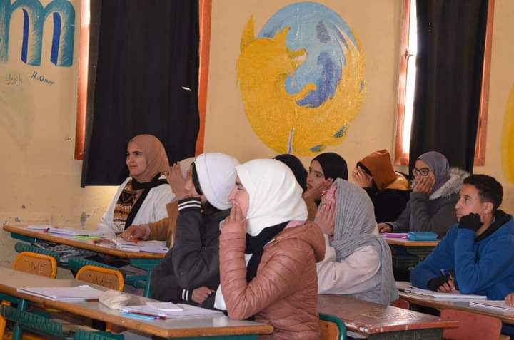 إقليم ميدلت.. ورشة حول الاستعمال الآمن للانترنت بثانوية أغبالو