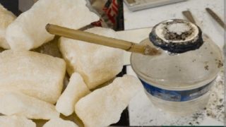 مخدر البوفا يدمر شباب المغرب ومطالب بمحاربته