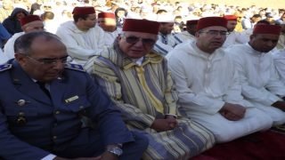 الرشيدية .. والي جهة درعة تافيلالت يؤدي صلاة العيد بمصلى حي المسيرة بالرشيدية