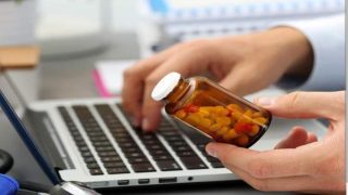 صيادلة ونقابات يشددون الخناق على تسويق الأدوية عبر الإنترنيت