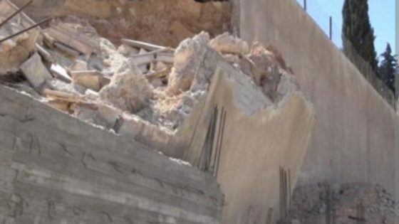 سقوط جدار بأحد القصور المجاورة للرشيدية يودي بحياة  طفل  ويرسل آخر للمستشفى