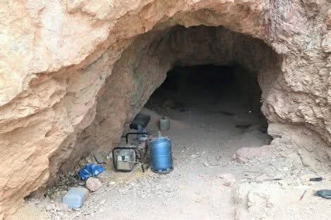 ميدلت .. إنقاذ شاب من موت محقق بعد انهيار غار منجمي بمنطقة أحولي