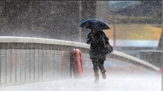 أمطار رعدية وثلوج ورياح قوية بعدة مناطق اليوم السبت بالمغرب