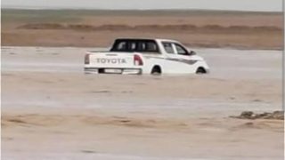 الرشيدية .. استنفار ببوذنيب ينتهي بإنقاذ سائق من قلب السيول بوادي لبيض