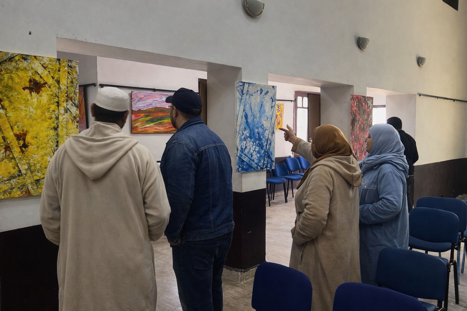 ميدلت تحتفي بالإبداع النسائي في معرض فني وثقافي متميز