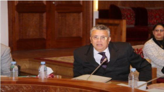 آية قرآنية في قلب البرلمان… وهبي يمرّر رسائل سياسية خلال عرض قانون المحاماة